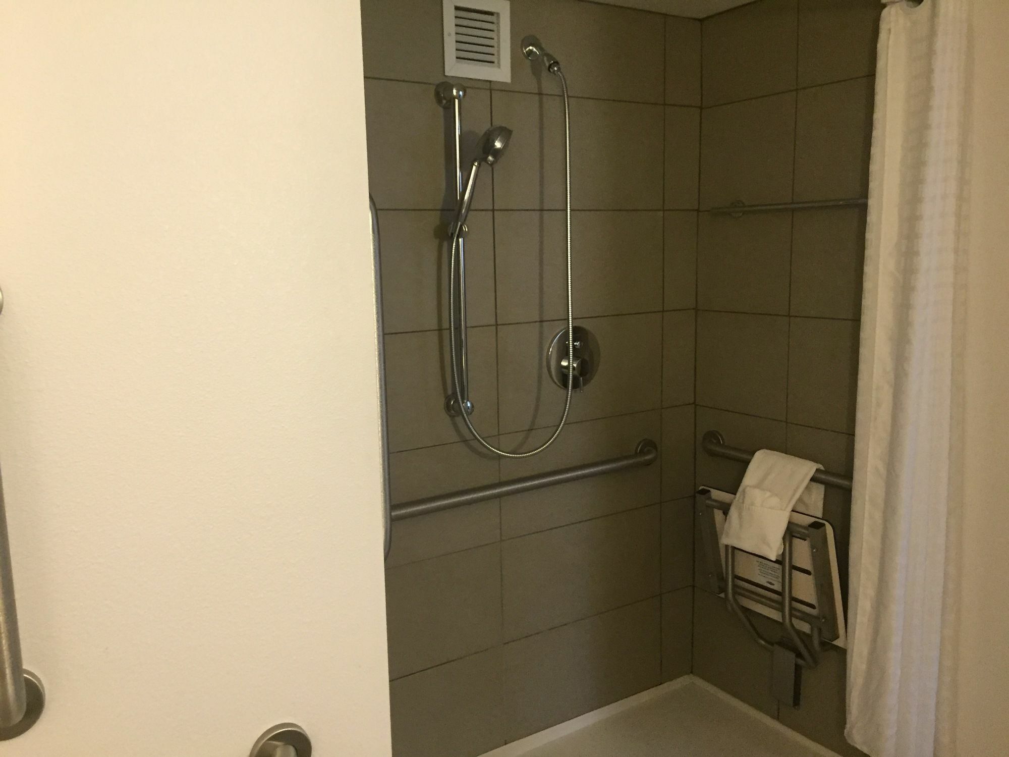 Country & By Radisson, Southeast 3* Springfield